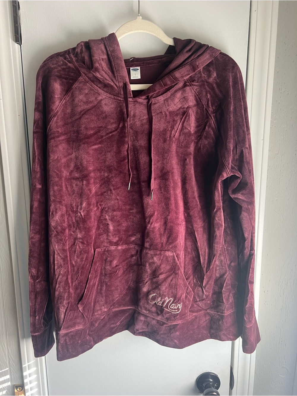 Old Navy Women's Burgundy Velour Hoodie - Picture 2 of 11